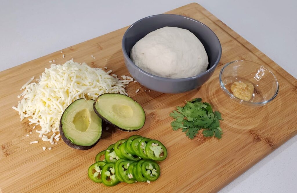 avocado and jalapeno pizza